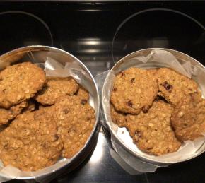Thin and Crispy Oatmeal Raisin Cookies Photo