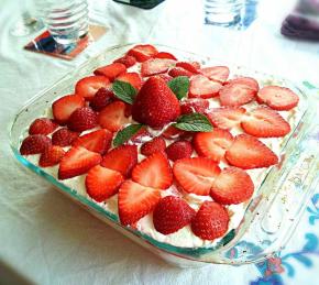 Strawberry Tiramisu Without Eggs Photo