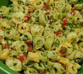 Tortellini Salad with Tomatoes and Peas Photo