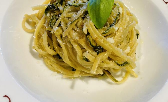 That Zucchini Spaghetti Stanley Tucci Loves (Spaghetti alla Nerano) Photo 1