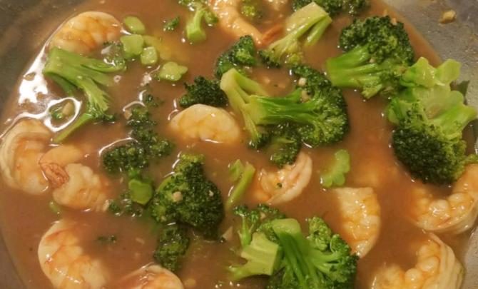 Shrimp with Broccoli in Garlic Sauce Photo 1