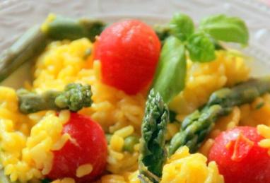 Risotto with Saffron, Green Asparagus and Cherry Tomatoes Photo 1