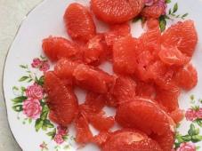 Salad with Grapefruit, Salmon and Avocado Photo 2