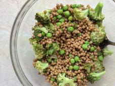 Salad with Lentils, Broccoli and Green Peas Photo 5