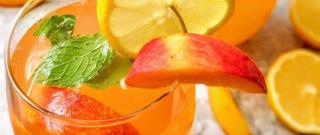 Fresh Peach & Mint Lemonade Photo